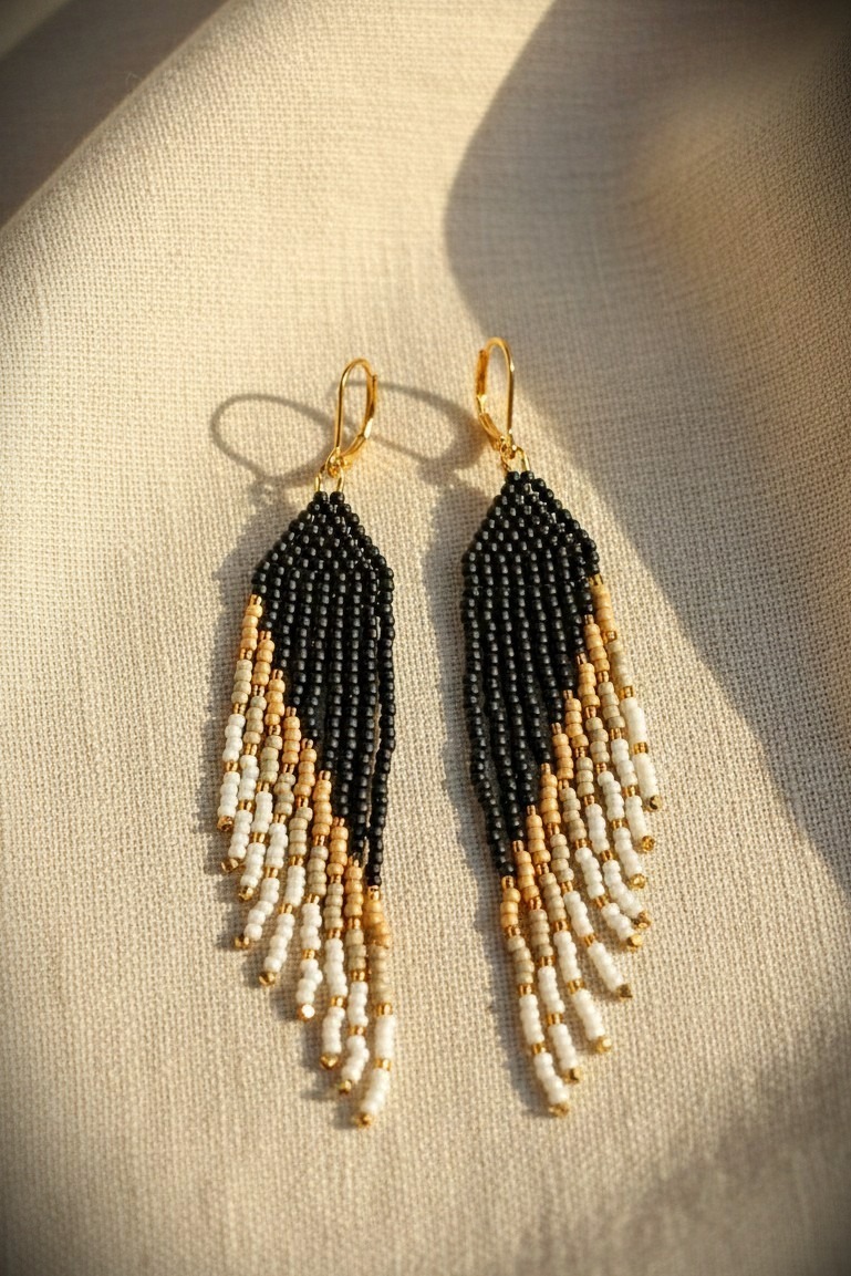 Seemnehelmestest kõrvarõngad “Öine sära”