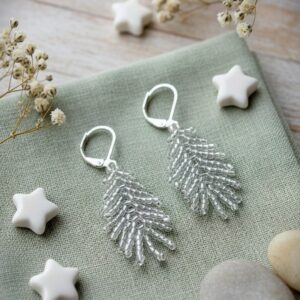 Seemnehelmestest kõrvarõngad "Pärlileht" klaas