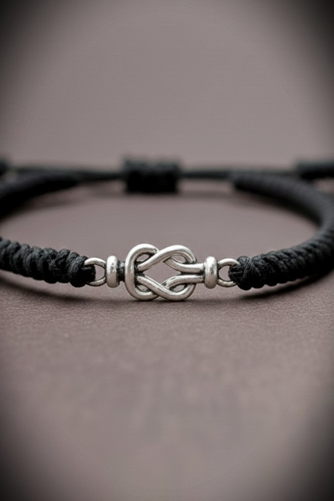 Must tiibeti käepael ” Lõpmatuse sõlm”