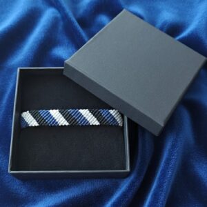 Sini-must-valge makramee käepael meestele