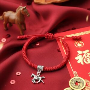 Punane tiibeti käepael "Tulihobuse vägi"