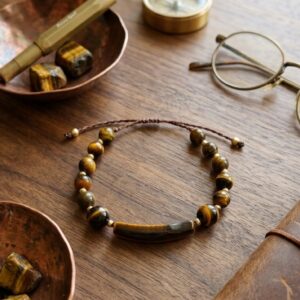 Tiigrisilma käevõru