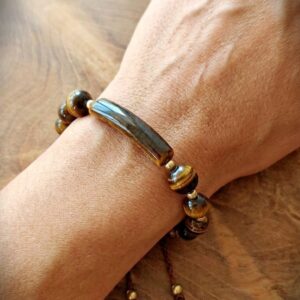 Tiigrisilma käevõru