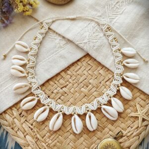 Kaurikarpidega(Cowrie Shells) kaelakee