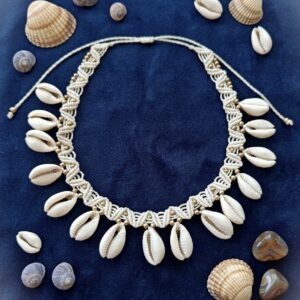 Kaurikarpidega(Cowrie Shells) kaelakee
