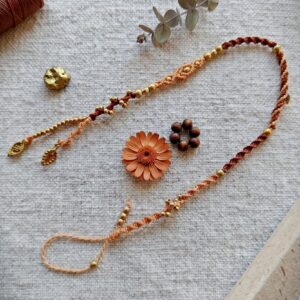 Mikromakramee juuksepunutis (hairwrap) “Sola ” kaneel